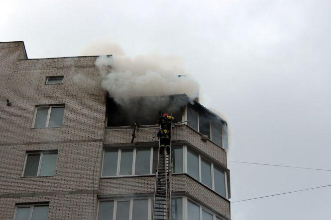 Новини Хмельницького - фото з На Подільській з палаючої квартири витягли 50-річну хмельничанку На Подільській з палаючої квартири витягли 50-річну хмельничанку, фото №1 на сайті vsim.ua