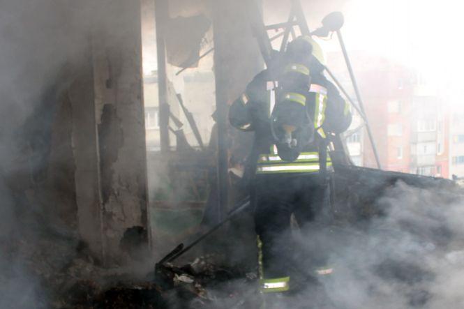 Новини Хмельницького - фото з На Подільській з палаючої квартири витягли 50-річну хмельничанку На Подільській з палаючої квартири витягли 50-річну хмельничанку, фото №2 на сайті vsim.ua
