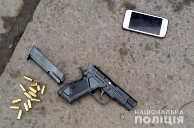 Затримали бандитів, які вибивали неіснуючі борги з хмельничан, фото №1 на сайті vsim.ua