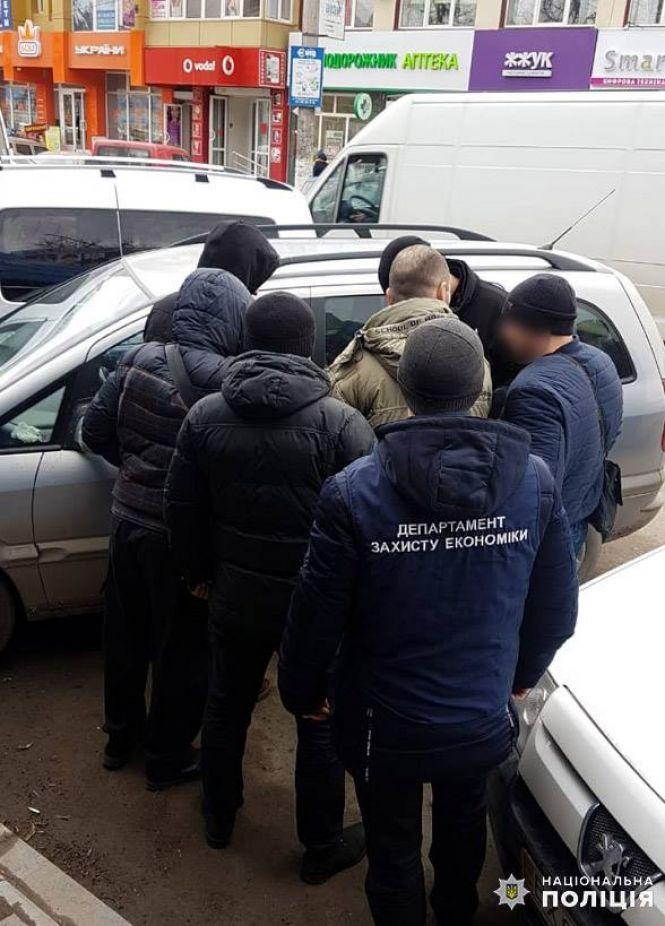 Новини Хмельницького - фото з На Хмельниччині на хабарі погорів депутат районної ради На Хмельниччині на хабарі погорів депутат районної ради, фото №1 на сайті vsim.ua