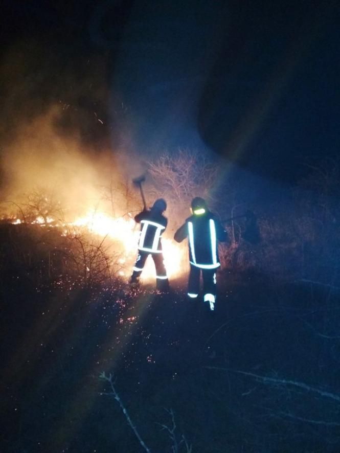 Новини Кам'янця-Подільського - фото з Фотофакт: Вогнеборці Кам’янця рятують довкілля (ОНОВЛЕНО) Фотофакт: Вогнеборці Кам’янця рятують довкілля (ОНОВЛЕНО), фото №1 на сайті 20minut.ua