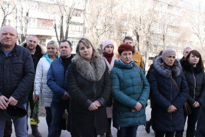 Новини Кам'янця-Подільського - фото з Кам’янчани вшанували пам’ять загиблого героя (ФОТО) Кам’янчани вшанували пам’ять загиблого героя (ФОТО), фото №1 на сайті 20minut.ua