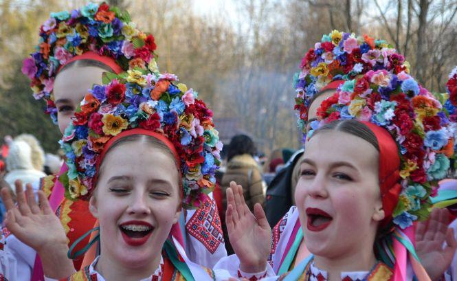 Хмельницький зустрів весну з шашликом, медовухою, фотозонами і танцями (ФОТО і ВІДЕО), фото №12 на сайті vsim.ua
