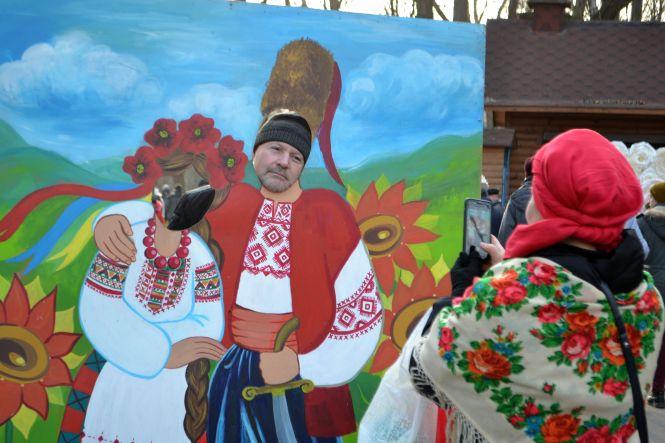 Хмельницький зустрів весну з шашликом, медовухою, фотозонами і танцями (ФОТО і ВІДЕО), фото №21 на сайті vsim.ua