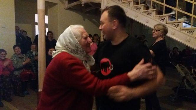 Новини Тернополя - фото з У санаторії на Тернопільщині такого ще не бачили: 81-річна бабуся згадала свої 17 У санаторії на Тернопільщині такого ще не бачили: 81-річна бабуся згадала свої 17, фото №2 на сайті 20minut.ua