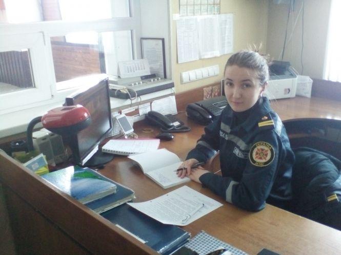 Козятинські рятувальники вітають жінок-колег з 8 Березня, фото №2 на сайті 20minut.ua