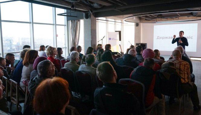 Новини Вінниці - фото з Дерев'янко у Вінниці підтримав автопробіг за доступні авто (Прес-служба Юрія Дерев’янка) Дерев'янко у Вінниці підтримав автопробіг за доступні авто (Прес-служба Юрія Дерев’янка), фото №3 на сайті 20minut.ua