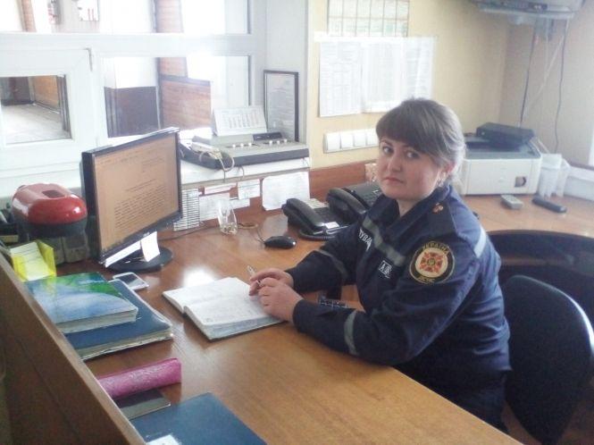 Козятинські рятувальники вітають жінок-колег з 8 Березня, фото №4 на сайті 20minut.ua