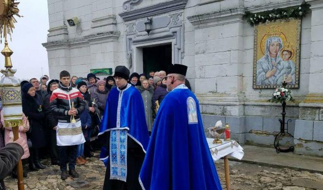 Новини Тернополя - фото з У Зборові освятили копію унікальної історичної ікони. Краса неймовірна! У Зборові освятили копію унікальної історичної ікони. Краса неймовірна!, фото №2 на сайті 20minut.ua
