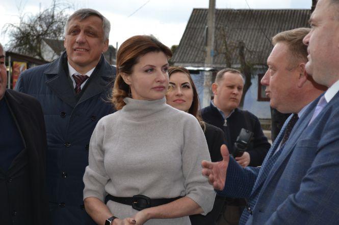 Новини Хмельницького - фото з На Хмельниччині побувала перша леді Марина Порошенко. Де була і що говорила (ФОТО, ВІДЕО) На Хмельниччині побувала перша леді Марина Порошенко. Де була і що говорила (ФОТО, ВІДЕО), фото №5 на сайті vsim.ua