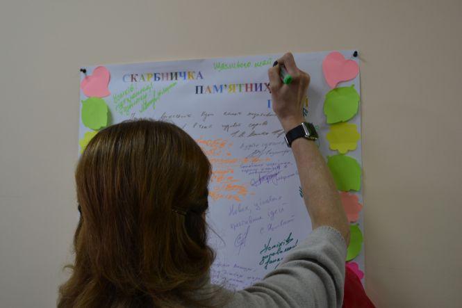 Новини Хмельницького - фото з На Хмельниччині побувала перша леді Марина Порошенко. Де була і що говорила (ФОТО, ВІДЕО) На Хмельниччині побувала перша леді Марина Порошенко. Де була і що говорила (ФОТО, ВІДЕО), фото №11 на сайті vsim.ua