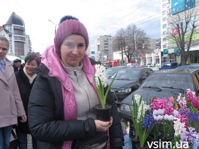 Новини Хмельницького - фото з Біля “Либідь Плази” запрацював квітковий ярмарок: що і за скільки продають Біля “Либідь Плази” запрацював квітковий ярмарок: що і за скільки продають, фото №15 на сайті vsim.ua