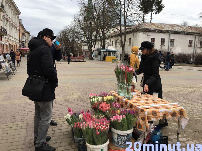 Новини Тернополя - фото з Гілочка мімози - сто гривень: скільки в Тернополі коштують квіти до 8 березня Гілочка мімози - сто гривень: скільки в Тернополі коштують квіти до 8 березня, фото №1 на сайті 20minut.ua