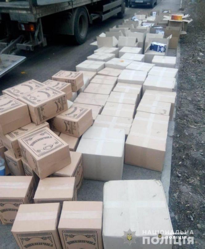 Новини Вінниці - фото з Вантажівка безакцизного алкоголю: на в’їзді у Вінницю зупинили «пальонку» Вантажівка безакцизного алкоголю: на в’їзді у Вінницю зупинили «пальонку», фото №1 на сайті 20minut.ua