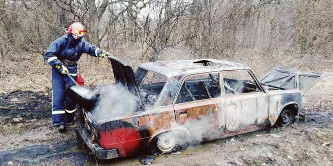 Новини Кам'янця-Подільського - фото з Поблизу села Гуменці горів автомобіль (ОНОВЛЕНО) Поблизу села Гуменці горів автомобіль (ОНОВЛЕНО), фото №5 на сайті 20minut.ua