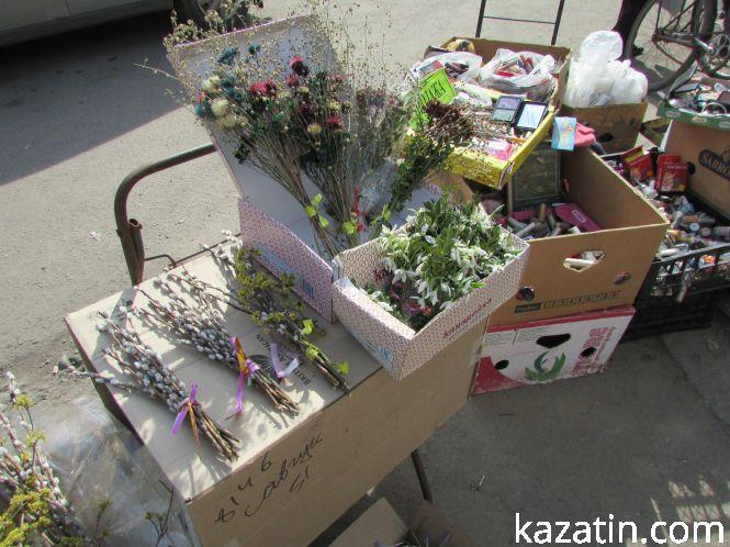 Сьогодні все для жінок — козятинчани запасалися квітами та подарунками, фото №6 на сайті 20minut.ua