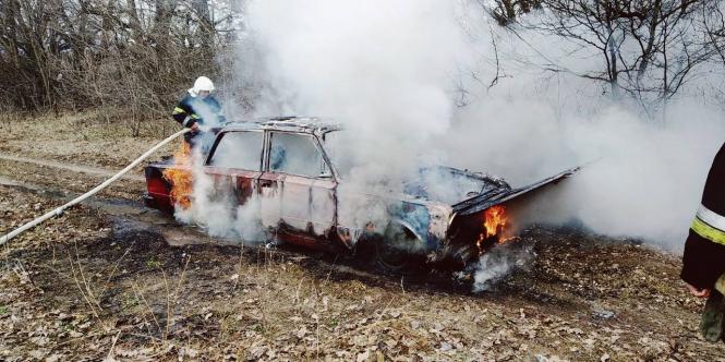 Новини Кам'янця-Подільського - фото з Поблизу села Гуменці горів автомобіль (ОНОВЛЕНО) Поблизу села Гуменці горів автомобіль (ОНОВЛЕНО), фото №8 на сайті 20minut.ua