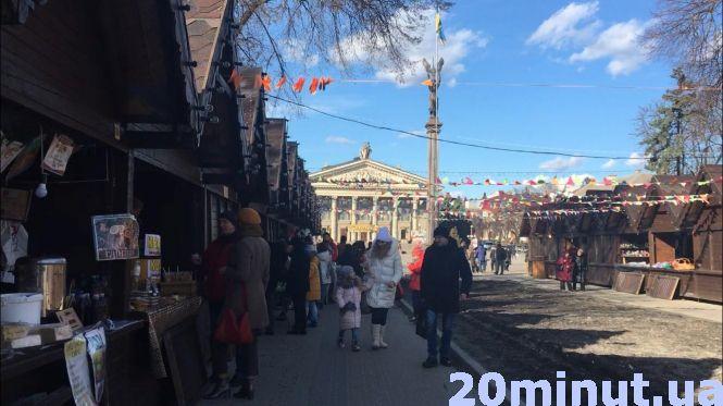 Новини Тернополя - фото з Відео дня: на Театральному майдані святкують Масницю Відео дня: на Театральному майдані святкують Масницю, фото №1 на сайті 20minut.ua