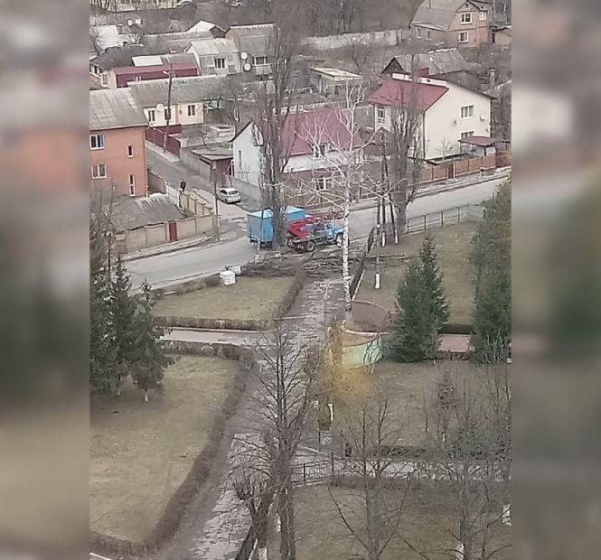 Вітер зриває дерева і стовпи: наслідки негоди у Вінниці, фото №4 на сайті 20minut.ua
