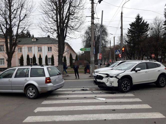 Новини Хмельницького - фото з Небезпечна поїздка в маршрутці і десятки п'яних за кермом: хроніка ДТП у Хмельницькому Небезпечна поїздка в маршрутці і десятки п'яних за кермом: хроніка ДТП у Хмельницькому, фото №2 на сайті vsim.ua