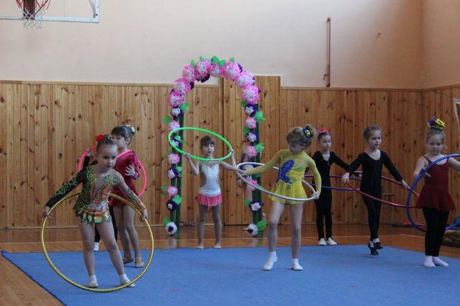 До жіночого свята — гімнастичні вправи від дітей!, фото №2 на сайті 20minut.ua