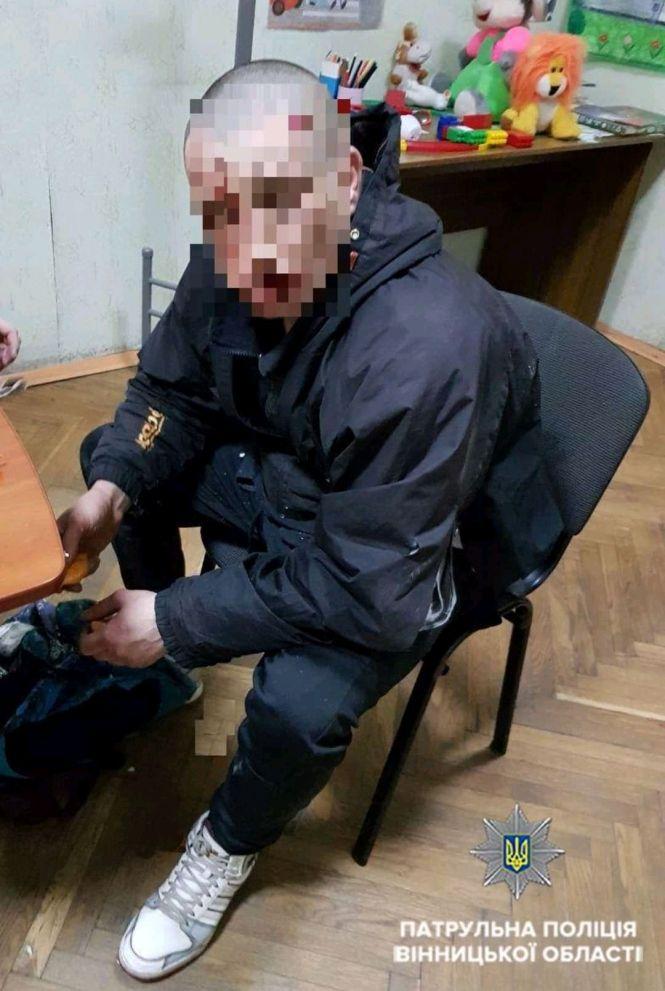 На Театральній вночі велосипедист вдарив по голові поліцейського, фото №2 на сайті 20minut.ua