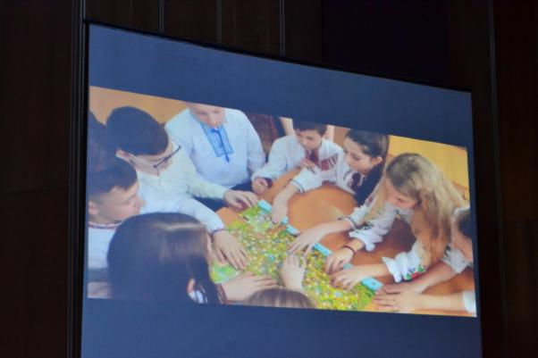 Новини Хмельницького - фото з Хмельницькі школярі “мандрували Україною” і встановили національний рекорд Хмельницькі школярі “мандрували Україною” і встановили національний рекорд, фото №3 на сайті vsim.ua