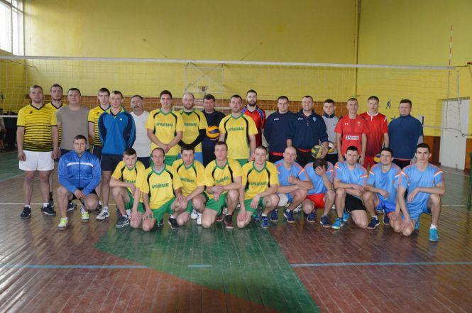 Новини Козятина - фото з Бродецькі волейболіси "вирвали" собі перемогу Бродецькі волейболіси "вирвали" собі перемогу, фото №4 на сайті 20minut.ua