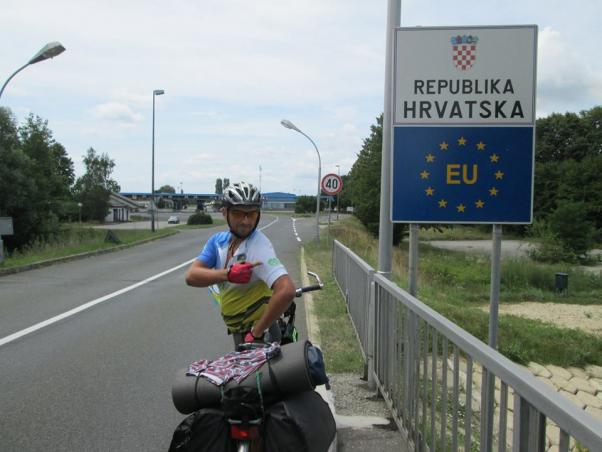 Новини Хмельницького - фото з “Ночували навіть у психушці”: турист із Хмельницького розповів, як об’їхав 20 країн на велосипеді “Ночували навіть у психушці”: турист із Хмельницького розповів, як об’їхав 20 країн на велосипеді, фото №4 на сайті vsim.ua