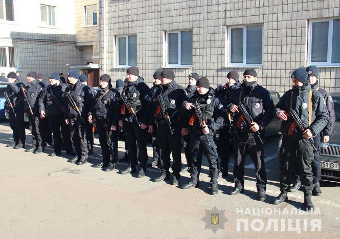 У Житомирі зустріли поліцейських, які повернулися із зони ООС, фото №1 на сайті 20minut.ua