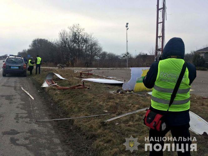 Новини Хмельницького - фото з Збила білборд та перекинулася. У жахливій ДТП загинула 40-річна хмельничанка (ВІДЕО, ФОТО) Збила білборд та перекинулася. У жахливій ДТП загинула 40-річна хмельничанка (ВІДЕО, ФОТО), фото №1 на сайті vsim.ua
