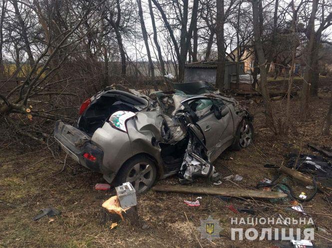 Новини Хмельницького - фото з Збила білборд та перекинулася. У жахливій ДТП загинула 40-річна хмельничанка (ВІДЕО, ФОТО) Збила білборд та перекинулася. У жахливій ДТП загинула 40-річна хмельничанка (ВІДЕО, ФОТО), фото №3 на сайті vsim.ua