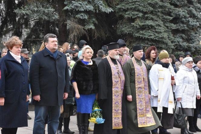 Новини Житомира - фото з У Житомирі відзначили День українського добровольця У Житомирі відзначили День українського добровольця, фото №1 на сайті 20minut.ua