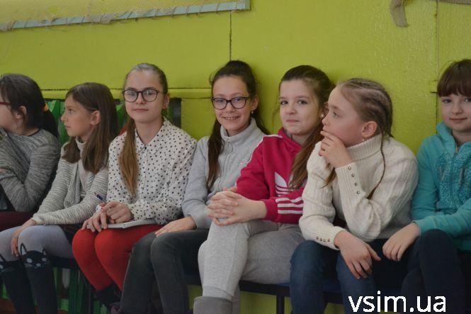 Новини Хмельницького - фото з Кращі баскетболісти Хмельницького влаштували спортивне шоу для учнів НВО №5 Кращі баскетболісти Хмельницького влаштували спортивне шоу для учнів НВО №5, фото №2 на сайті vsim.ua