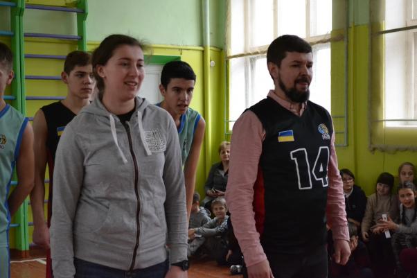 Новини Хмельницького - фото з Кращі баскетболісти Хмельницького влаштували спортивне шоу для учнів НВО №5 Кращі баскетболісти Хмельницького влаштували спортивне шоу для учнів НВО №5, фото №7 на сайті vsim.ua