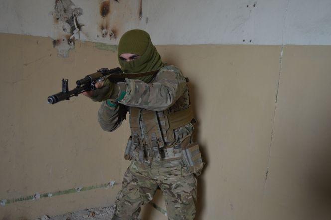 Новини Хмельницького - фото з Як хмельницькі спецпризначенці "захопили" закинуте приміщення заводу (ФОТО) Як хмельницькі спецпризначенці "захопили" закинуте приміщення заводу (ФОТО), фото №1 на сайті vsim.ua