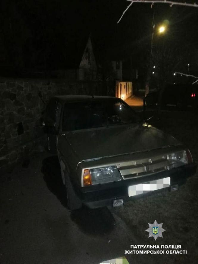 Через зіткнення двох автівок у Житомирі загинув пішохід, що був на тротуарі, фото №1 на сайті 20minut.ua