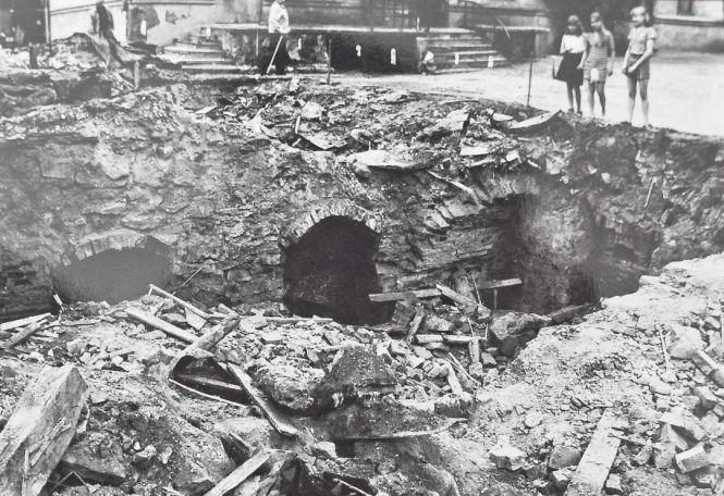 Новини Вінниці - фото з «Похований» будинок, ЗІЛ та стрій кубанських козаків. Історія підземель Соборної «Похований» будинок, ЗІЛ та стрій кубанських козаків. Історія підземель Соборної, фото №4 на сайті 20minut.ua