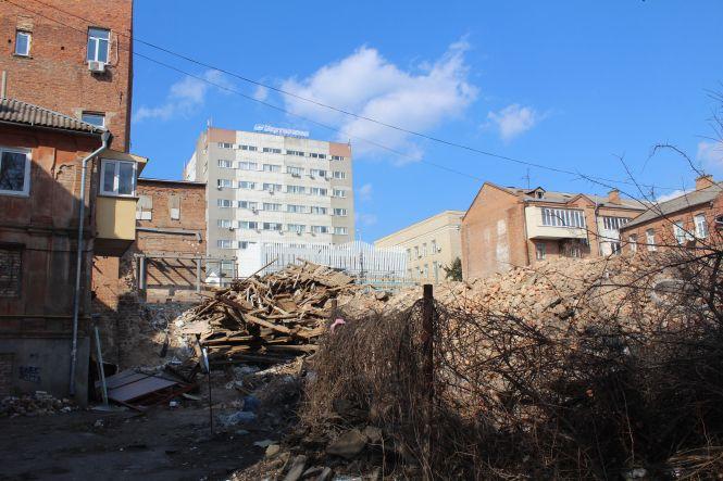 Новини Вінниці - фото з Фото дня. Історичний готель-прокуратуру на Соборній розібрали до фундаменту Фото дня. Історичний готель-прокуратуру на Соборній розібрали до фундаменту, фото №6 на сайті 20minut.ua