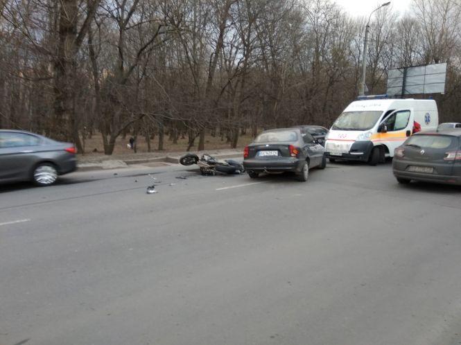 Новини Хмельницького - фото з В аварії на Курчатова важко травмувався мотоцикліст В аварії на Курчатова важко травмувався мотоцикліст, фото №3 на сайті vsim.ua