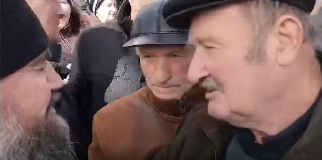 «Позліталися, орли? А де ви були, коли ми Героя ховали?»  Скандал навколо храму під Вінницею, фото №2 на сайті 20minut.ua
