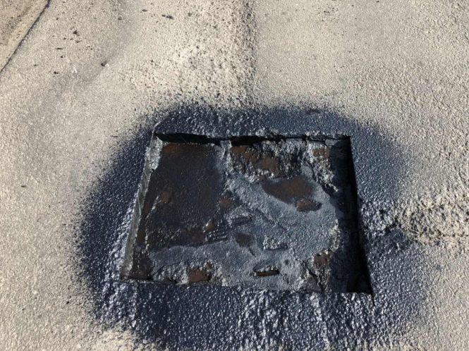 Дорожники взялися за ями на трасах Хмельниччини. Скільки уже  залатали?, фото №2 на сайті vsim.ua