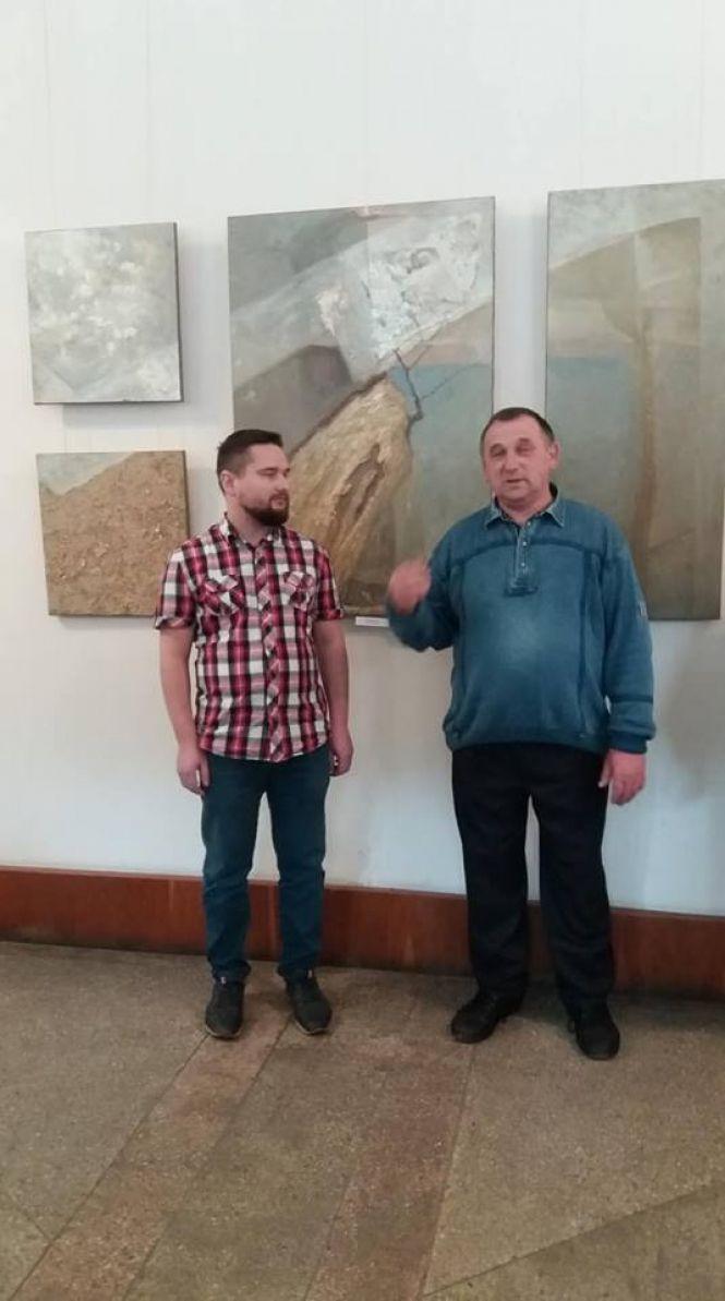 Новини Тернополя - фото з Молодий художник-шульга представив свої настроєві пейзажі тернополянам Молодий художник-шульга представив свої настроєві пейзажі тернополянам, фото №2 на сайті 20minut.ua