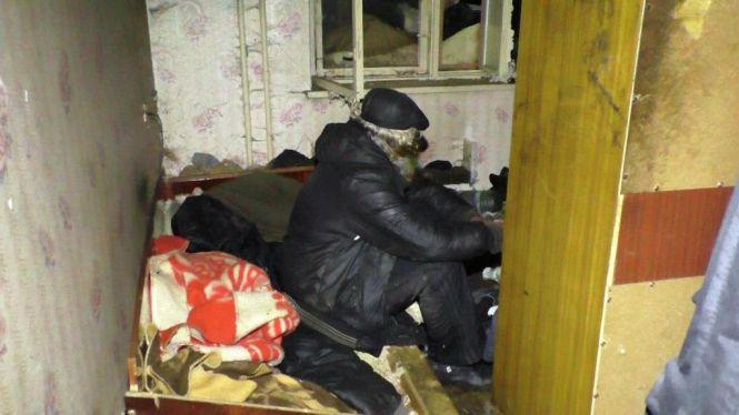 У висотці на проспекті Миру горіла вщент захаращена сміттям квартира, фото №1 на сайті 20minut.ua
