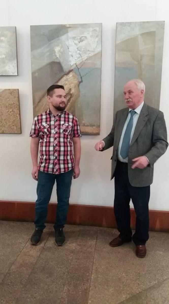 Новини Тернополя - фото з Молодий художник-шульга представив свої настроєві пейзажі тернополянам Молодий художник-шульга представив свої настроєві пейзажі тернополянам, фото №9 на сайті 20minut.ua