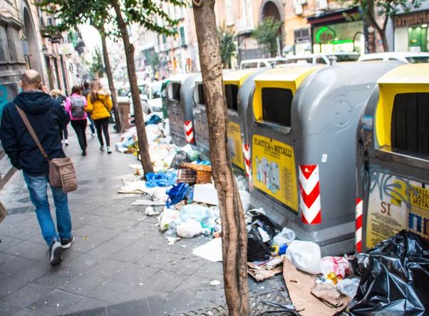 Новини Хмельницького - фото з “Бандитський і брудний, але все ж прекрасний”: пригоди хмельничанина в Неаполі “Бандитський і брудний, але все ж прекрасний”: пригоди хмельничанина в Неаполі, фото №3 на сайті vsim.ua