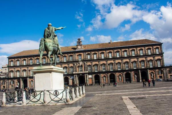 Новини Хмельницького - фото з “Бандитський і брудний, але все ж прекрасний”: пригоди хмельничанина в Неаполі “Бандитський і брудний, але все ж прекрасний”: пригоди хмельничанина в Неаполі, фото №7 на сайті vsim.ua
