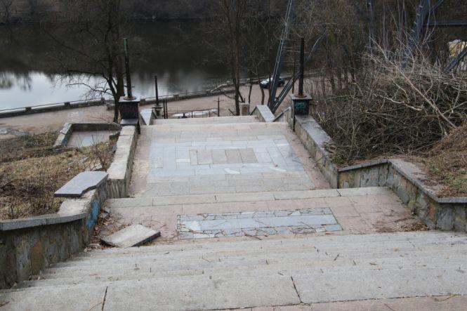 У Житомирі розпочали реконструкцію набережної р. Тетерів, фото №1 на сайті 20minut.ua