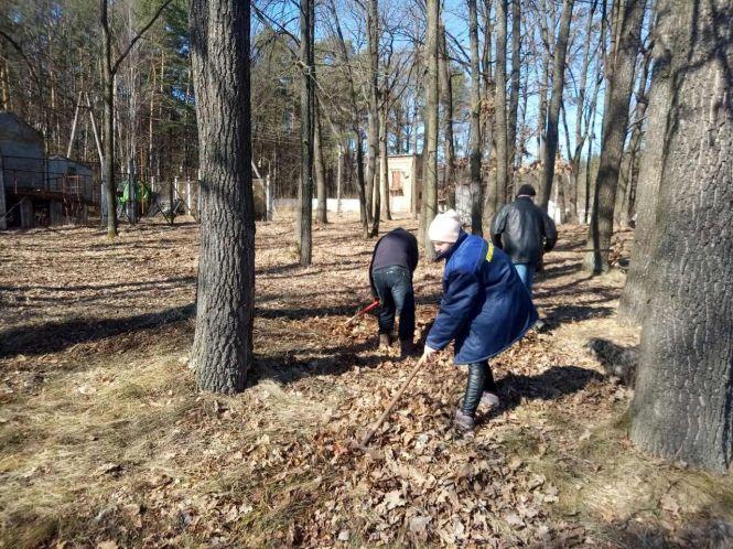 Колектив житомирського водоканалу прибрав сміття вздовж річки Тетерів від Тетерівки до Корчака, фото №1 на сайті 20minut.ua