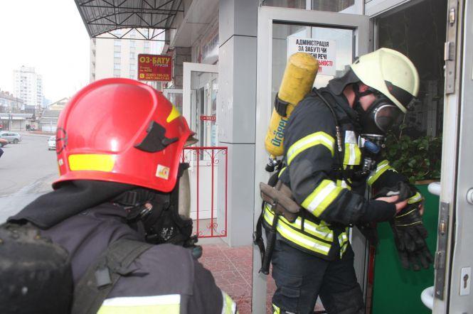 Новини Хмельницького - фото з У "Chili Pizza" на Кам’янецькій сталася пожежа У "Chili Pizza" на Кам’янецькій сталася пожежа, фото №2 на сайті vsim.ua